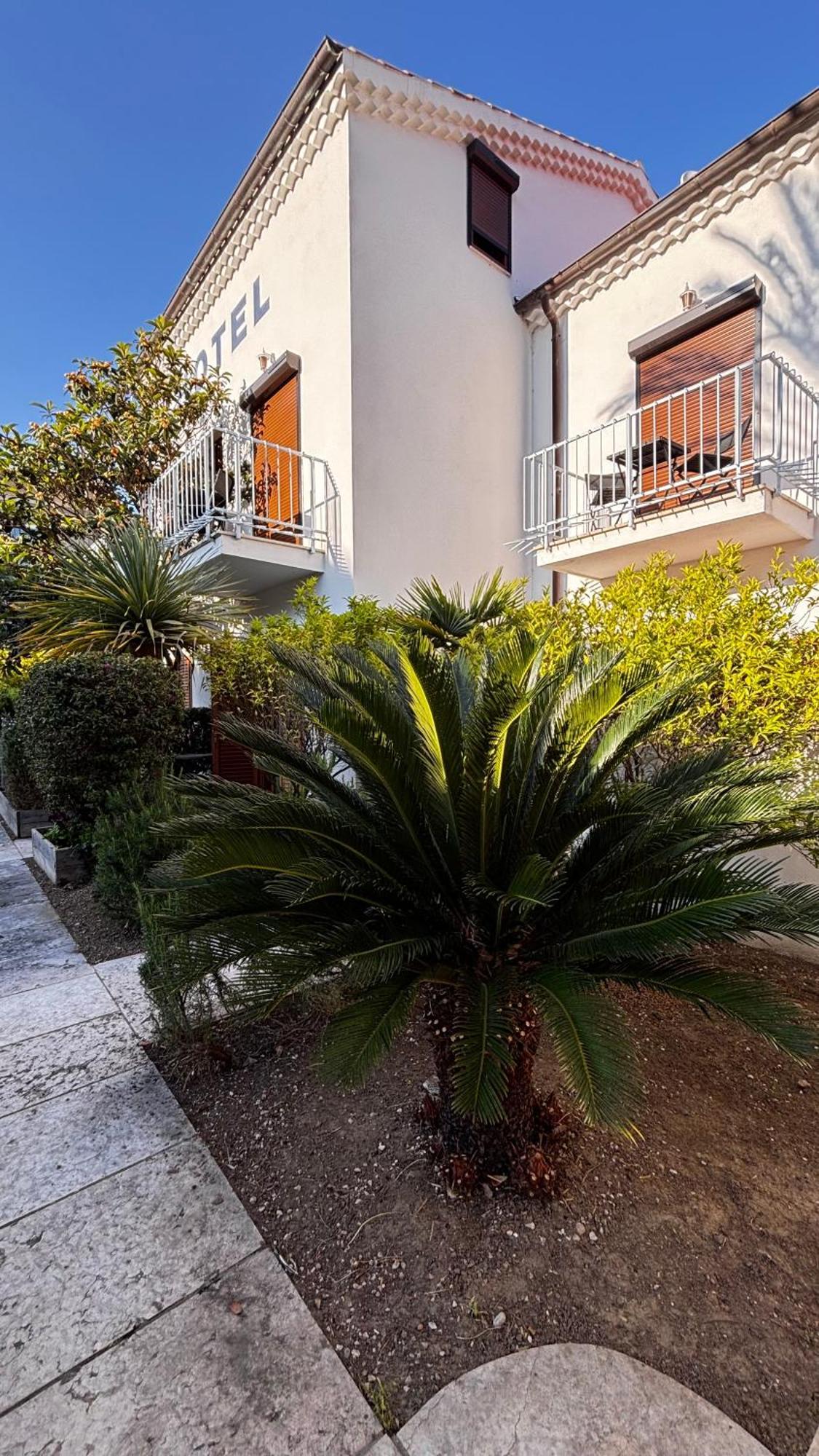 Hotel La Bastide Le Lavandou Exterior photo