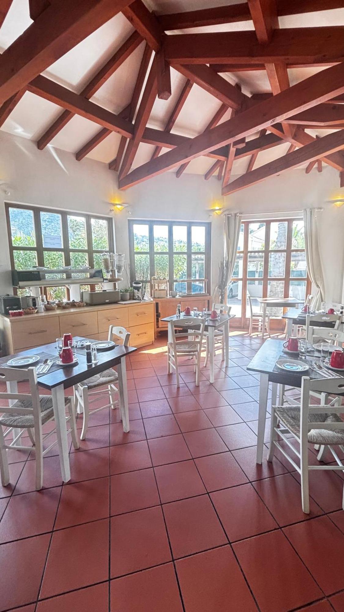 Hotel La Bastide Le Lavandou Exterior photo
