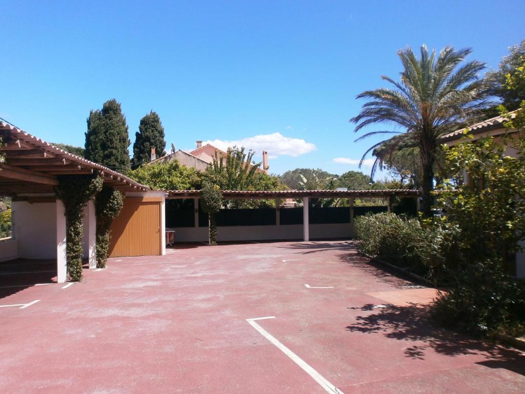 Hotel La Bastide Le Lavandou Exterior photo